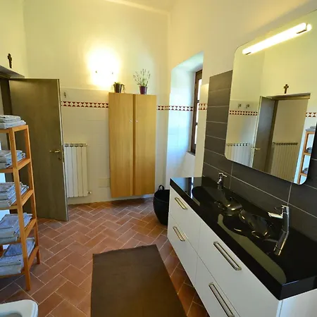 Rustic Tuscan Cottage Fivizzano